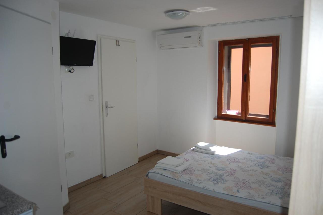 Apartments Dana Изола Екстериор снимка