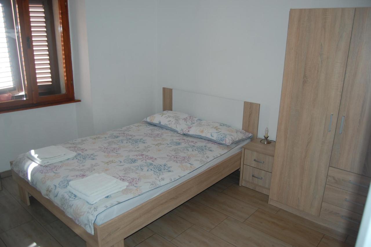 Apartments Dana Изола Екстериор снимка