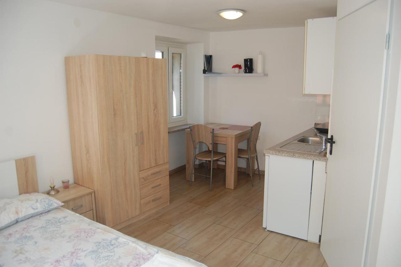 Apartments Dana Изола Екстериор снимка
