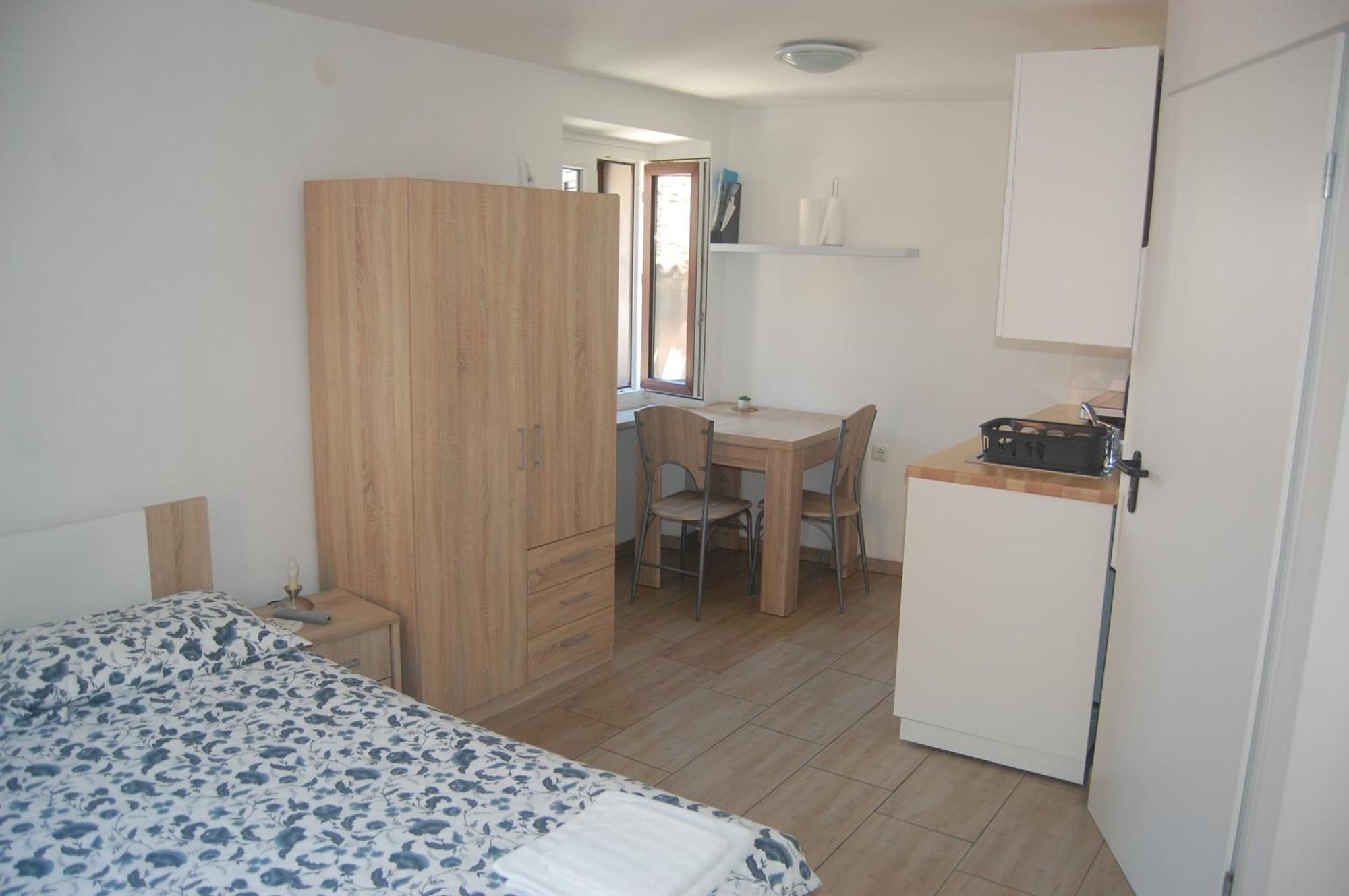Apartments Dana Изола Екстериор снимка