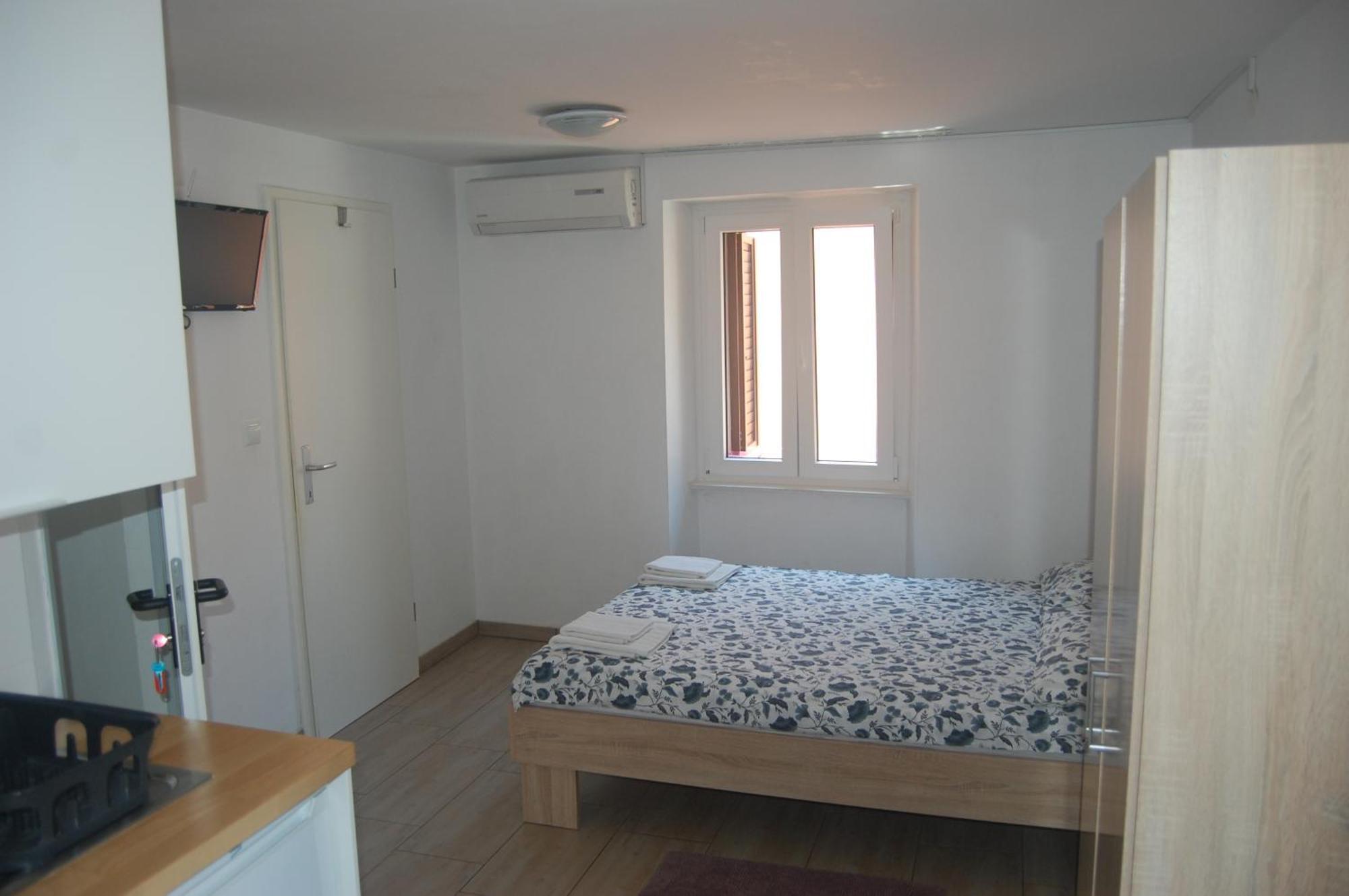Apartments Dana Изола Екстериор снимка